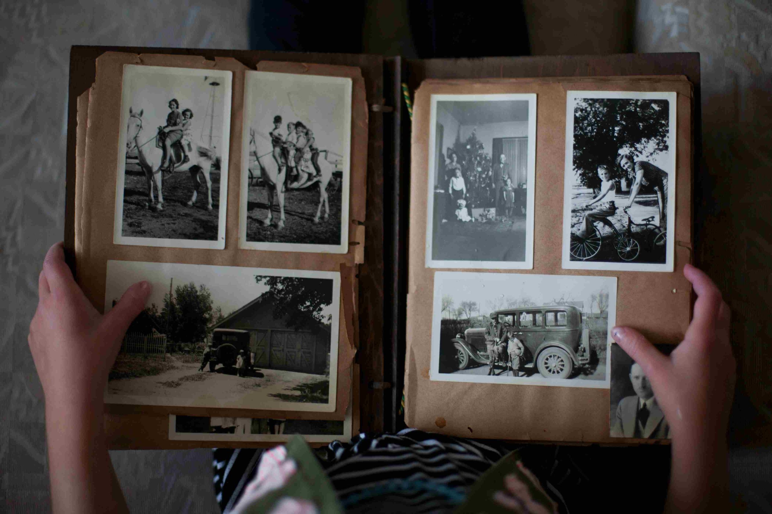 Photo album name ideas, a photo album, Photo album title ideas
